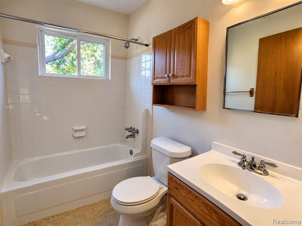 6793 Prospect Avenue Property Photo 7