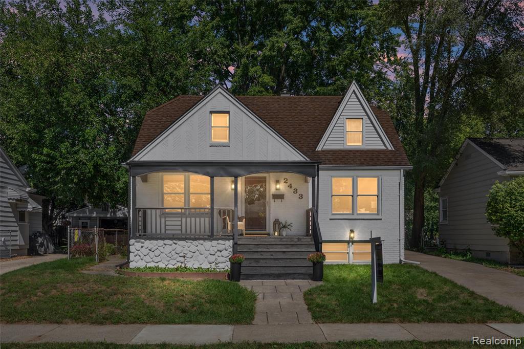 2433 Dallas Avenue Property Photo 1