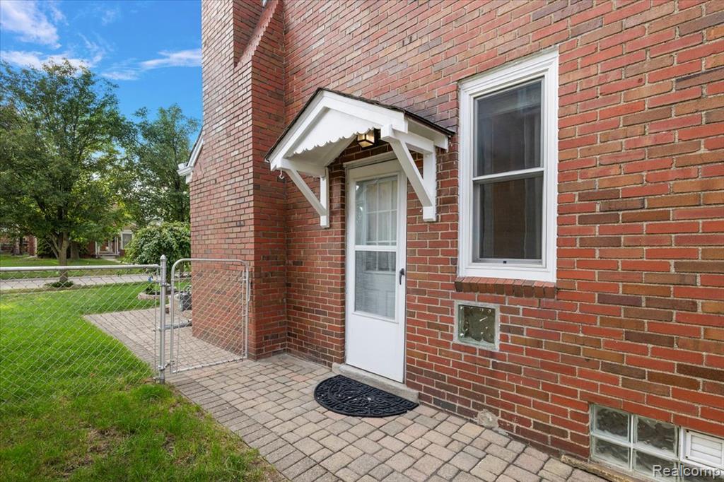 2226 Drexel Street Property Photo 4