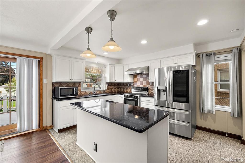 2226 Drexel Street Property Photo 10