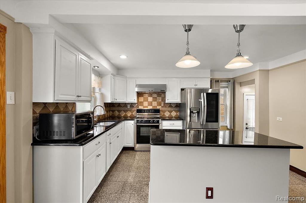 2226 Drexel Street Property Photo 11