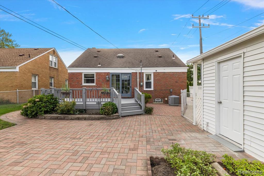2226 Drexel Street Property Photo 27