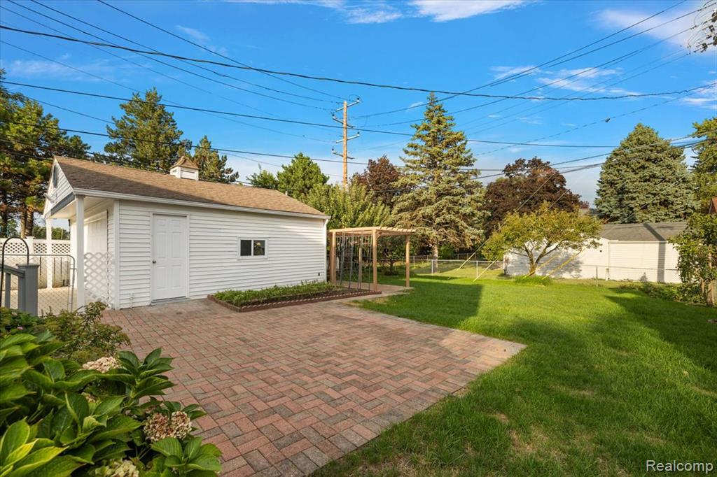 2226 Drexel Street Property Photo 31