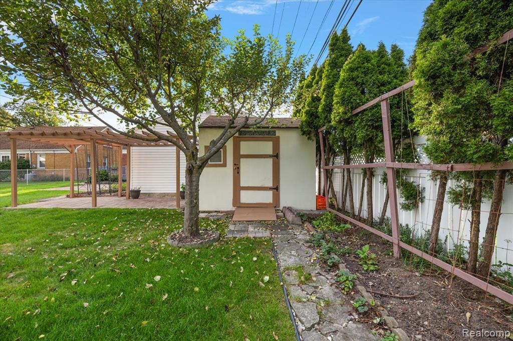 2226 Drexel Street Property Photo 35