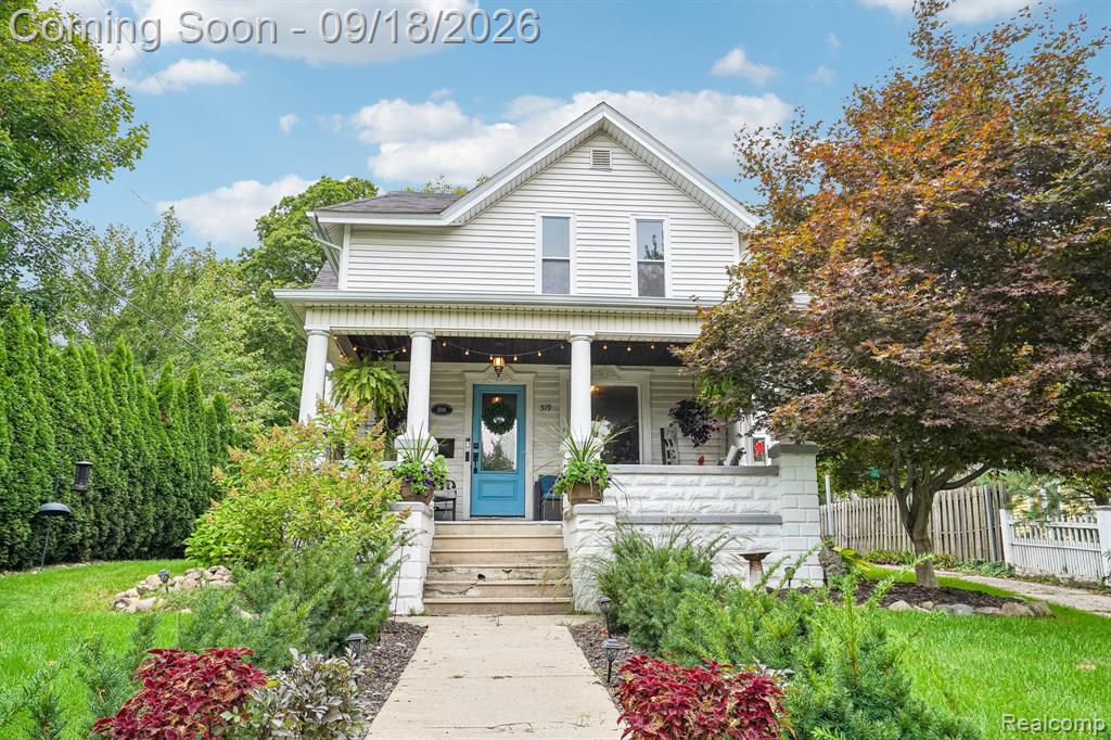 319 E Commerce Street Property Photo 1