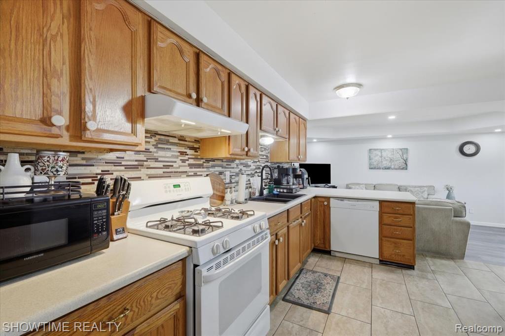 14706 Murthum Avenue Property Photo 11