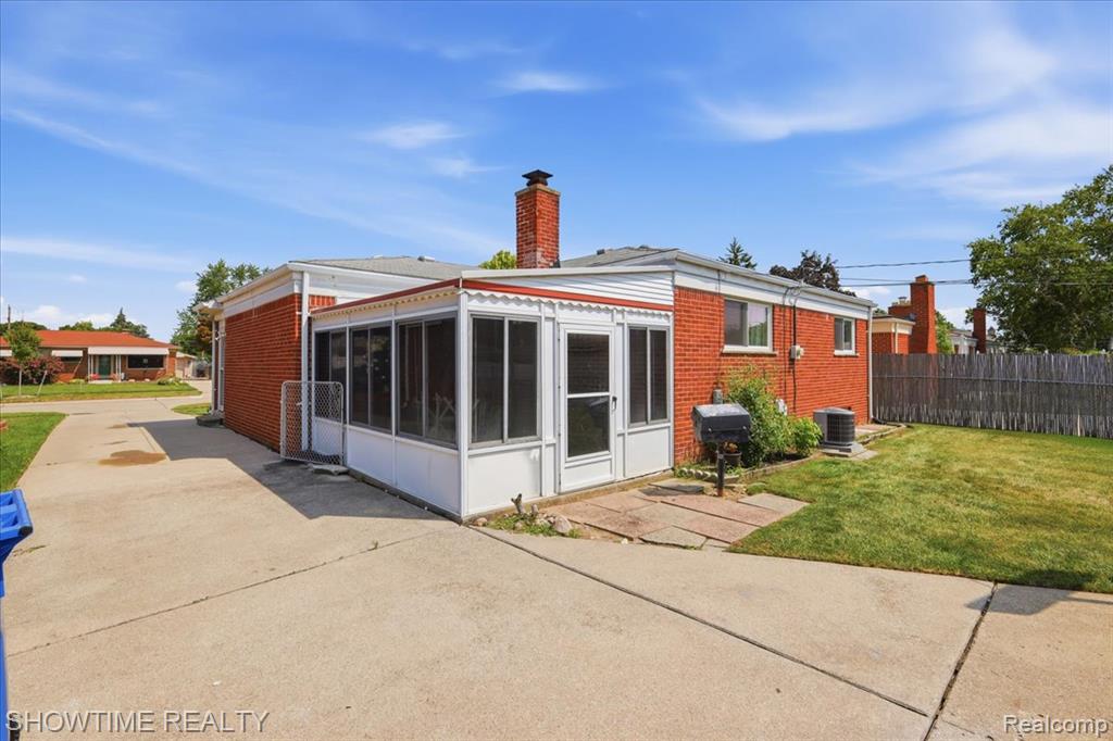 14706 Murthum Avenue Property Photo 35
