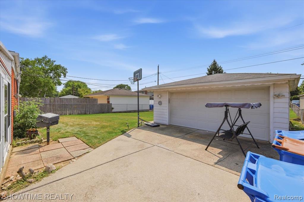 14706 Murthum Avenue Property Photo 36