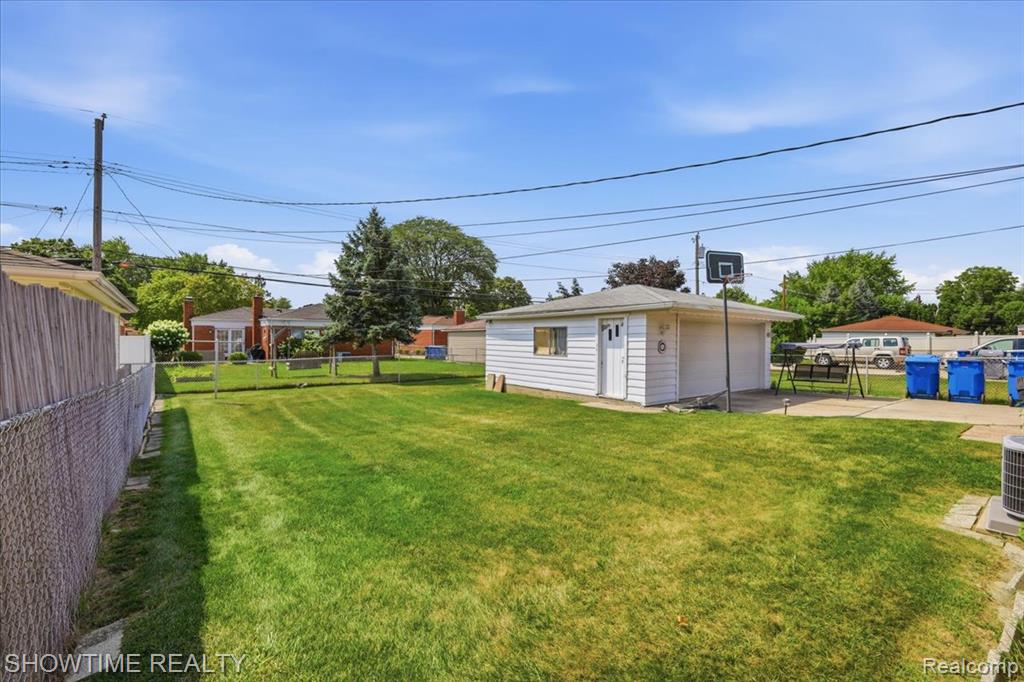 14706 Murthum Avenue Property Photo 37