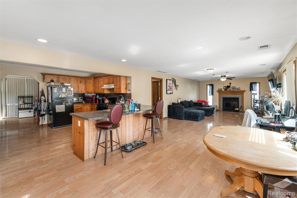 38727 Wade Road Property Photo 9