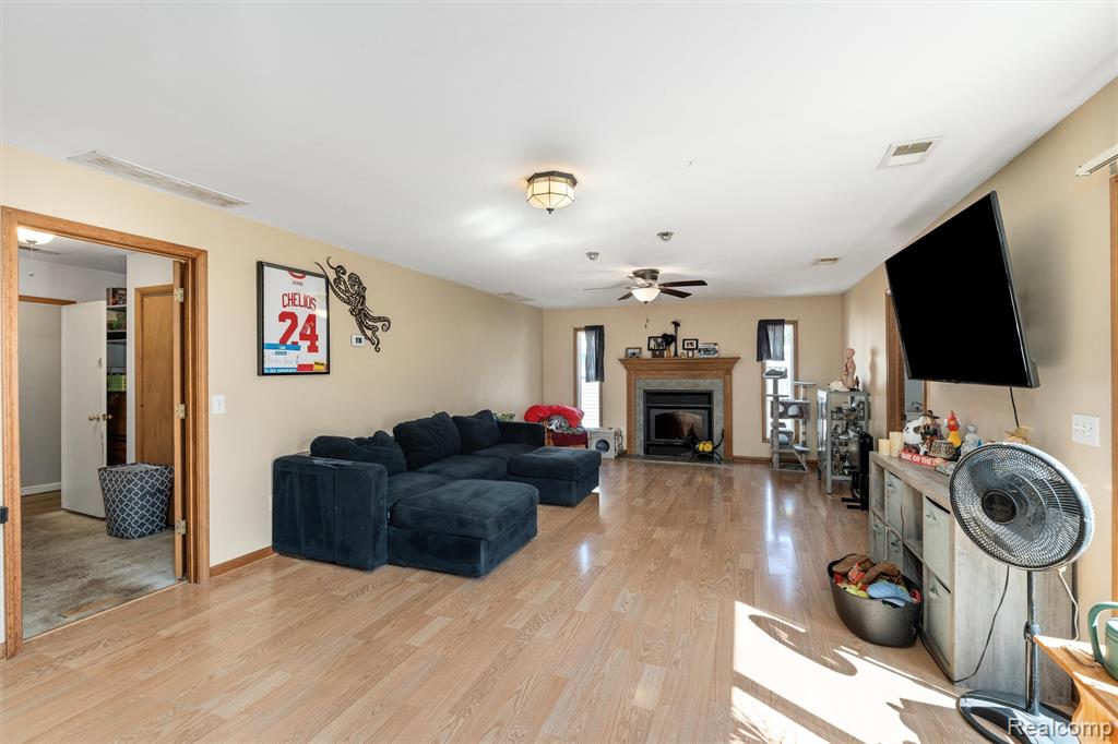 38727 Wade Road Property Photo 10