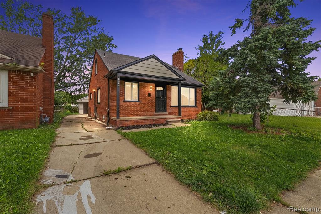 19977 Cushing Street Property Photo 1