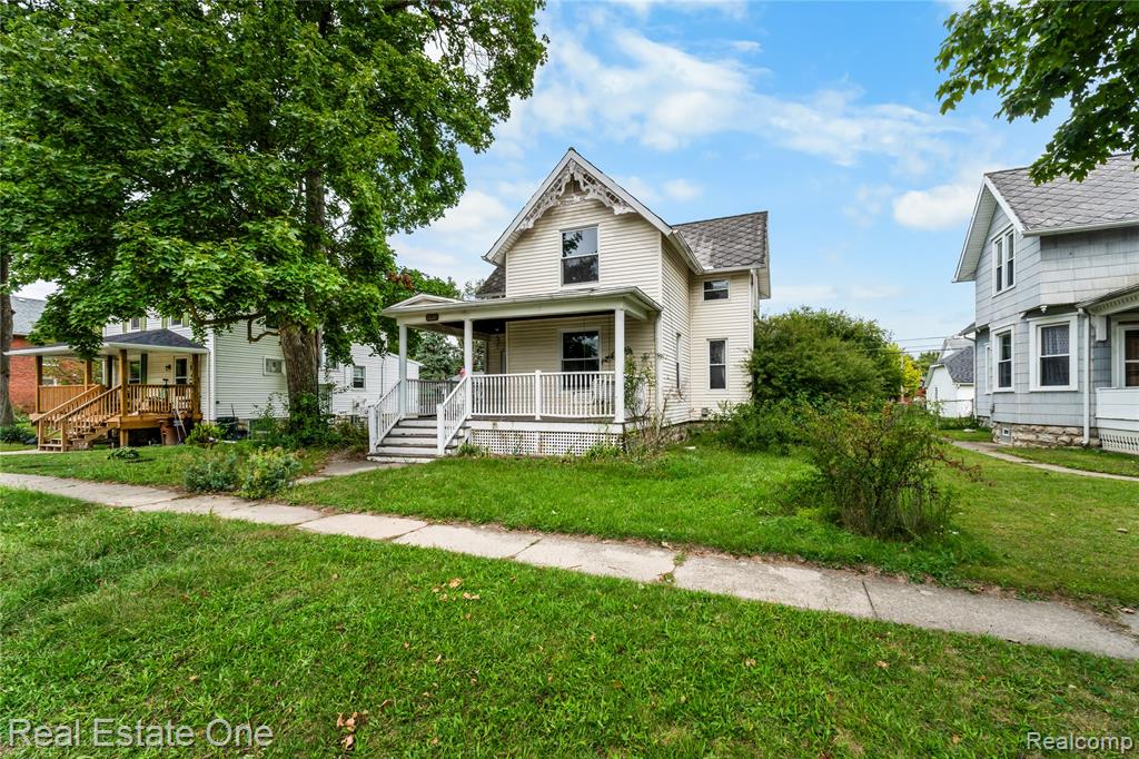 805 E 2nd Street Property Photo 1