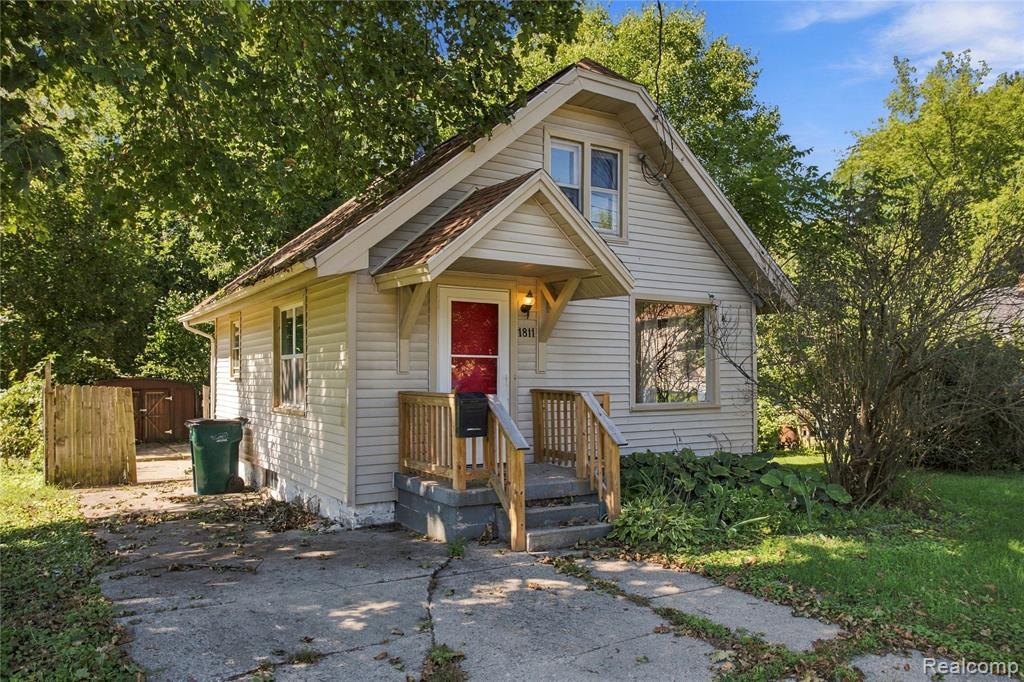 1811 Vermont Avenue Property Photo 1