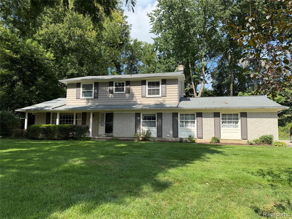 353 Broadleaf Drive Property Photo 1
