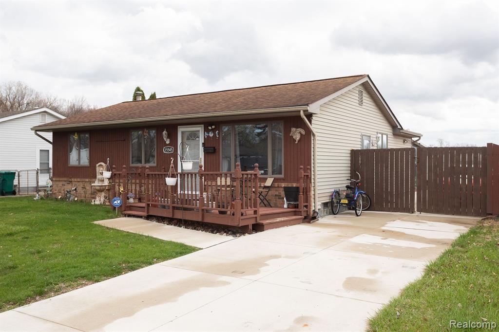 15545 Sandburg Street Property Photo 2