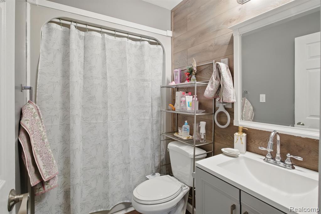15545 Sandburg Street Property Photo 19