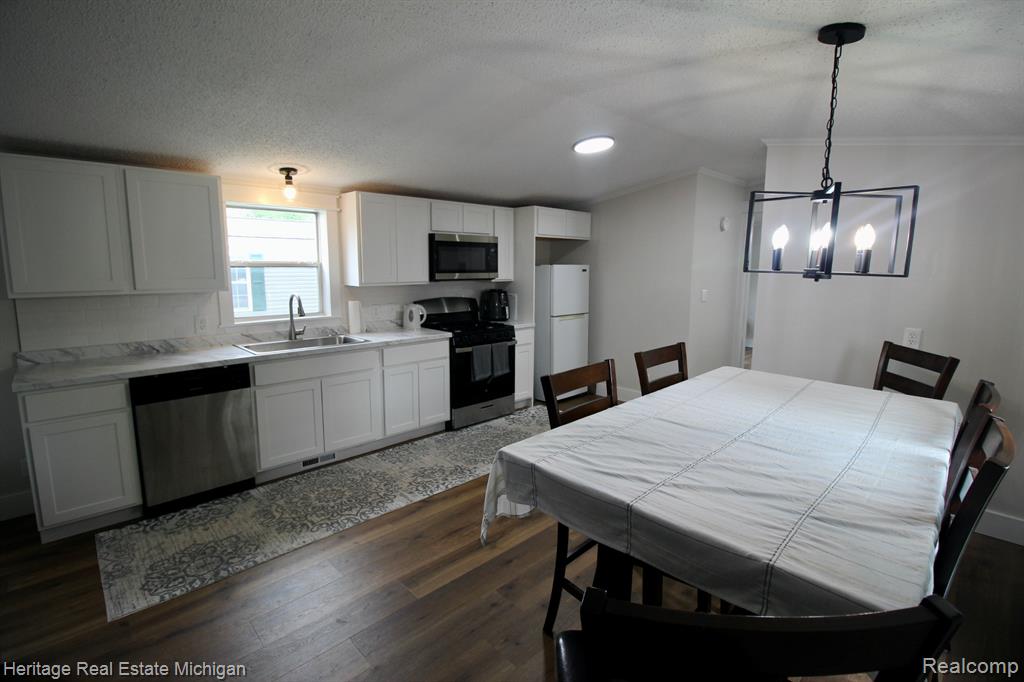 6538 Biscayne Property Photo 5
