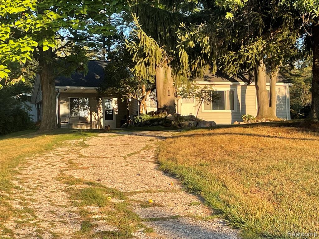 855 N Van Dyke Road Property Photo 1