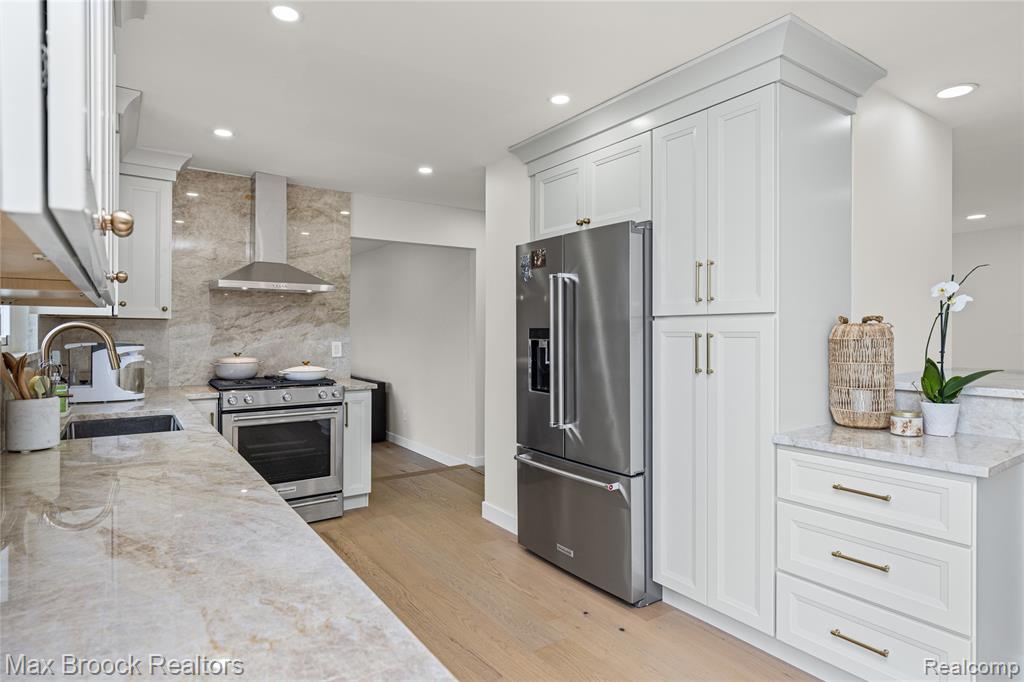2000 Matthew Street Property Photo 15