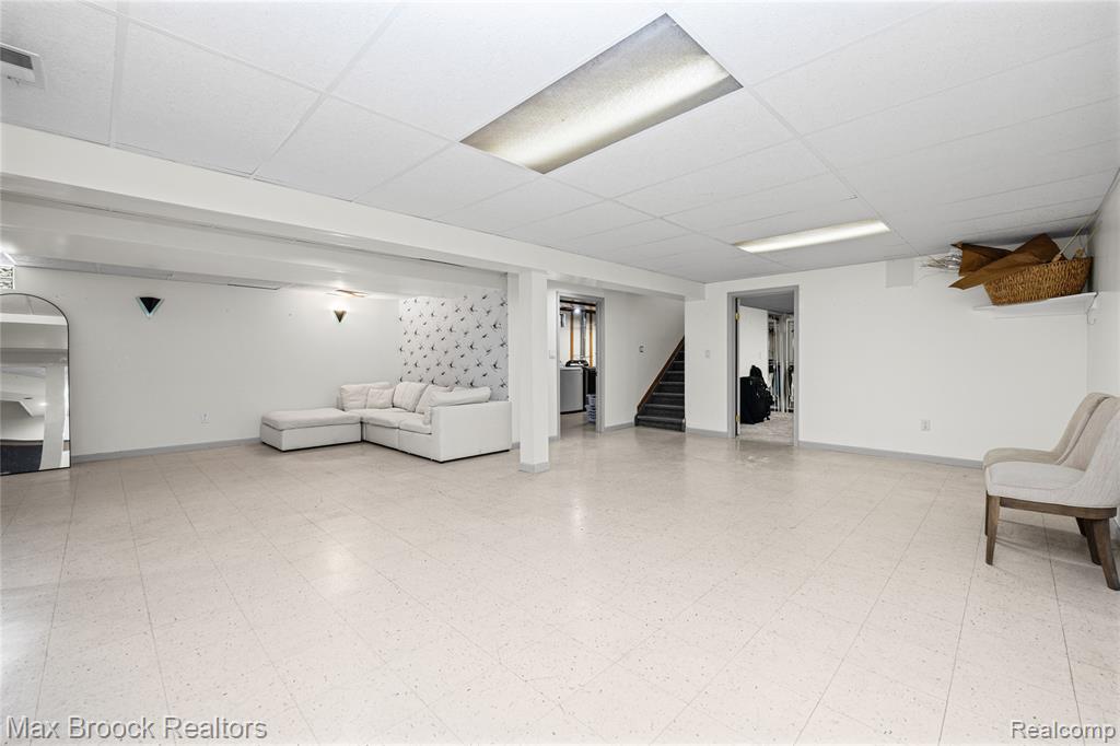 2000 Matthew Street Property Photo 34