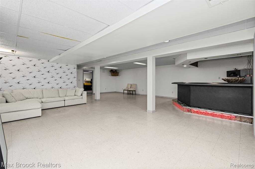 2000 Matthew Street Property Photo 37