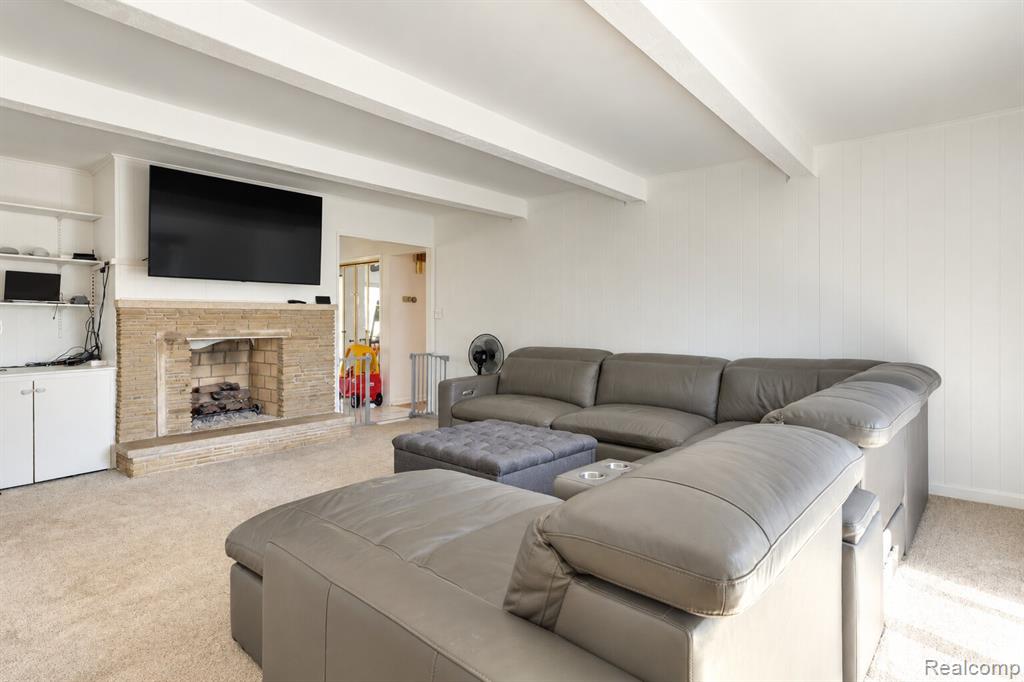 60 E Square Lake Road Property Photo 15