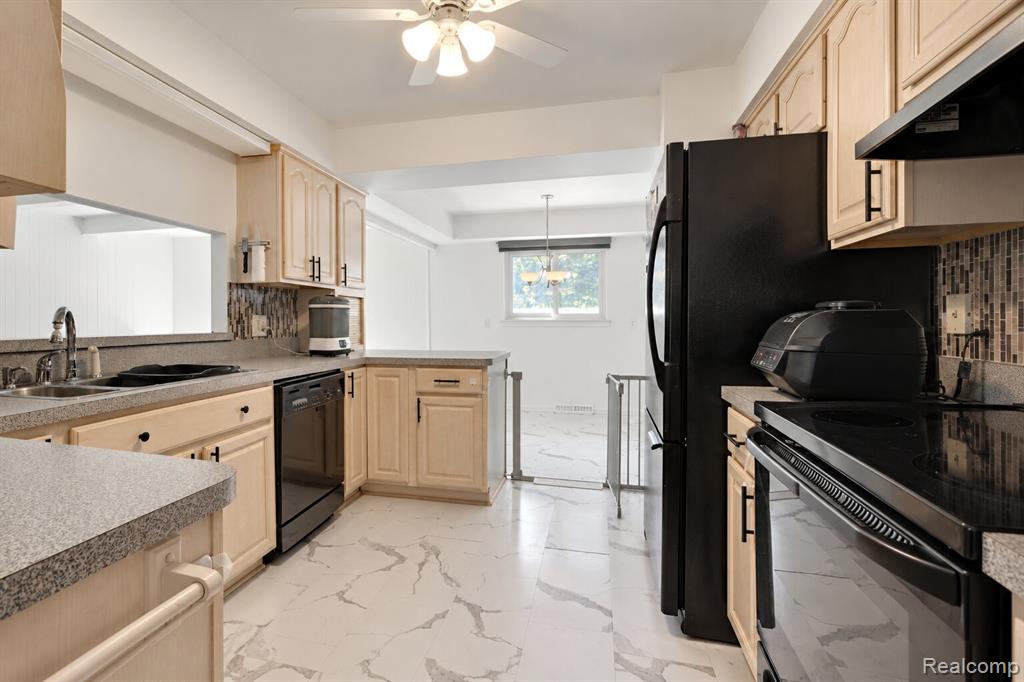60 E Square Lake Road Property Photo 19