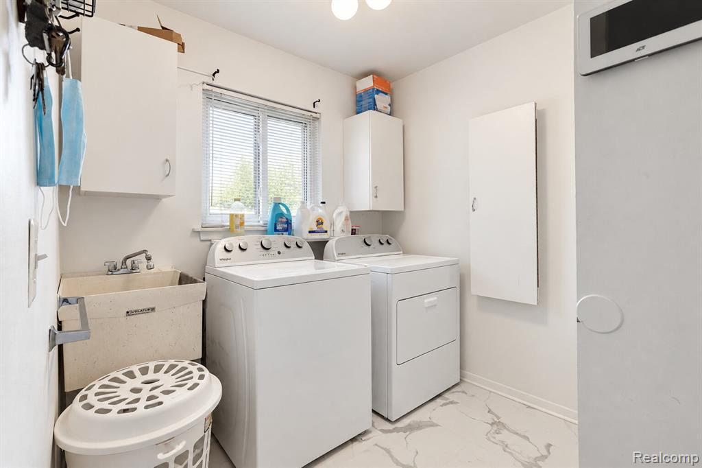 60 E Square Lake Road Property Photo 20
