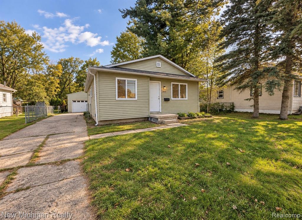 7459 Wade Street Property Photo 1