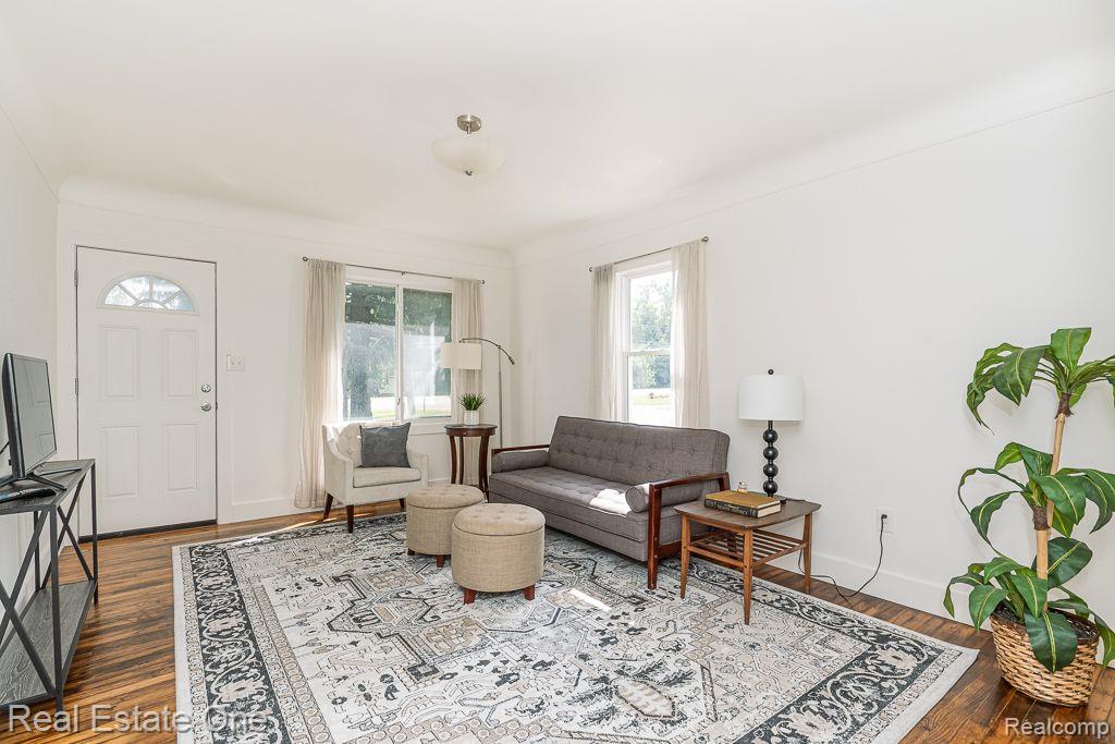 2388 W Auburn Road Property Photo 14