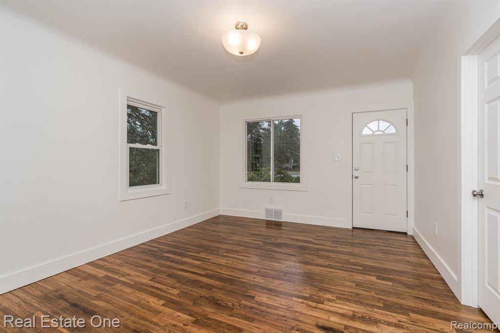 2388 W Auburn Road Property Photo 27
