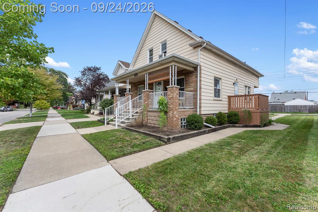 2483 10th Street Property Photo 1