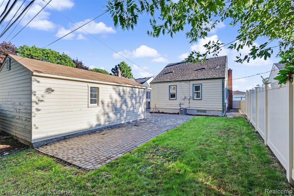 14991 College Avenue Property Photo 8