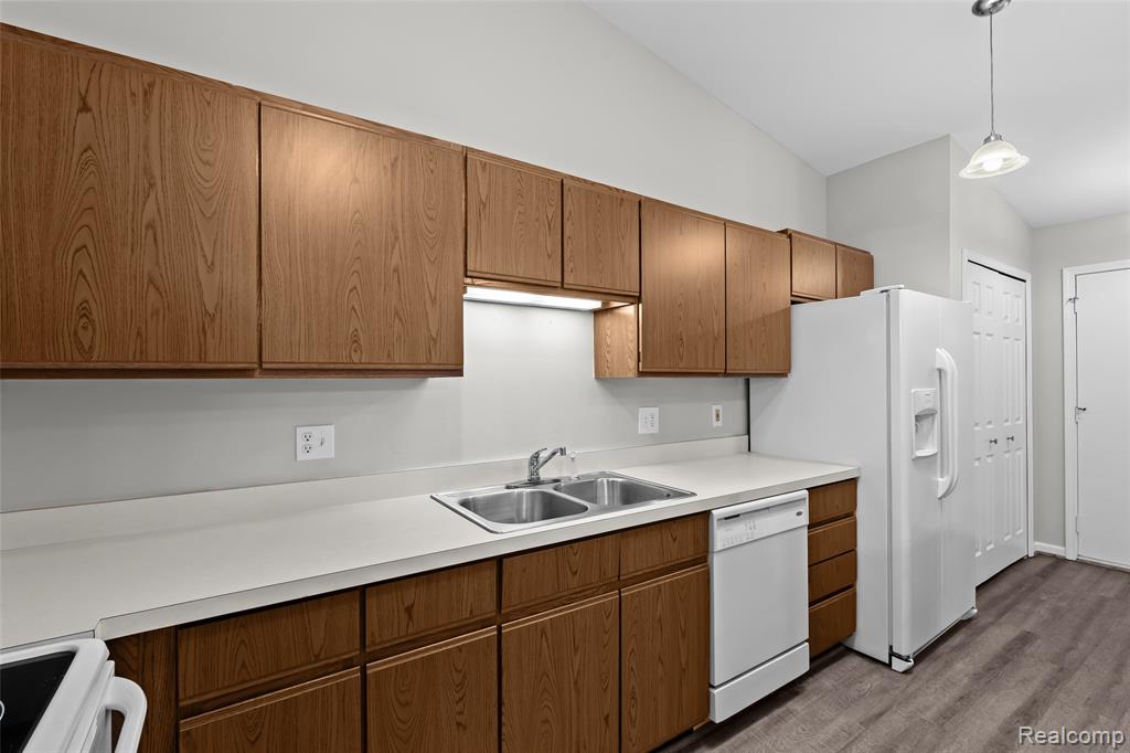 62072 Yorktown - Unit 4 Property Photo 9