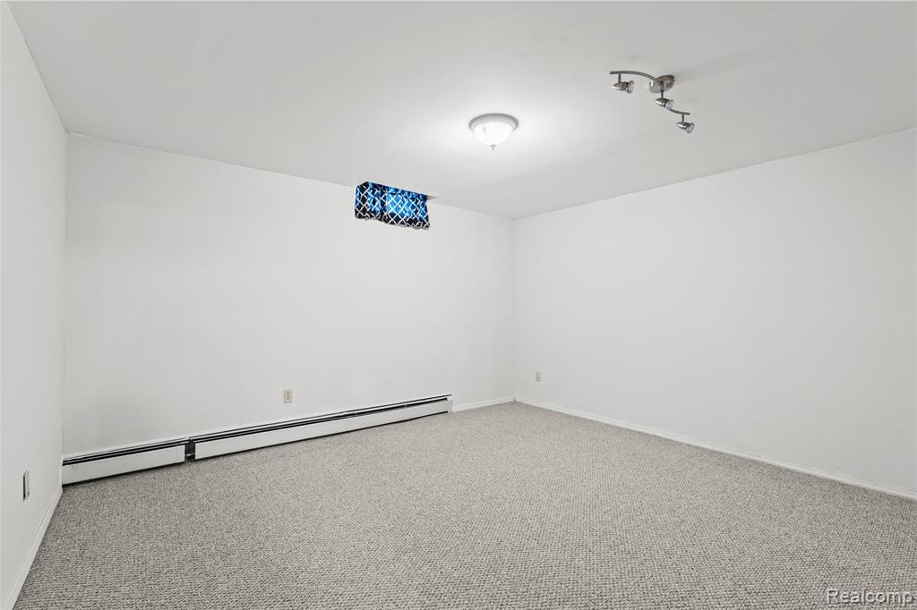 62072 Yorktown - Unit 4 Property Photo 22