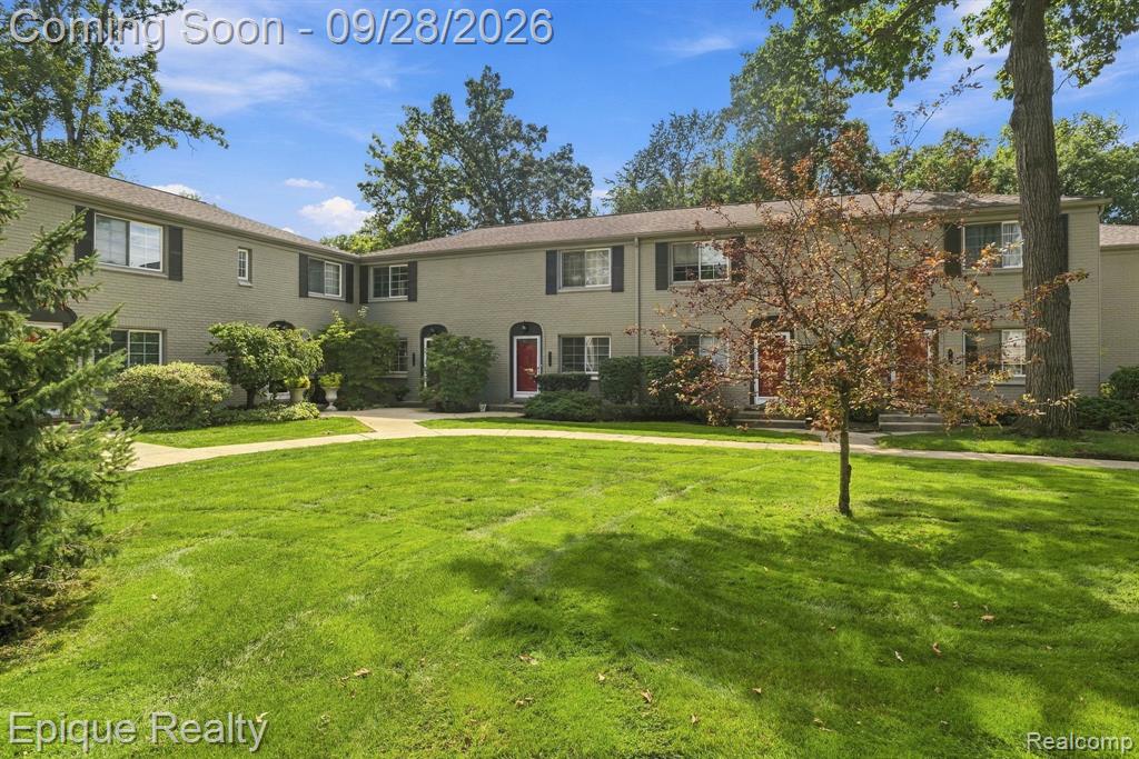 706 Graefield Court Property Photo 3