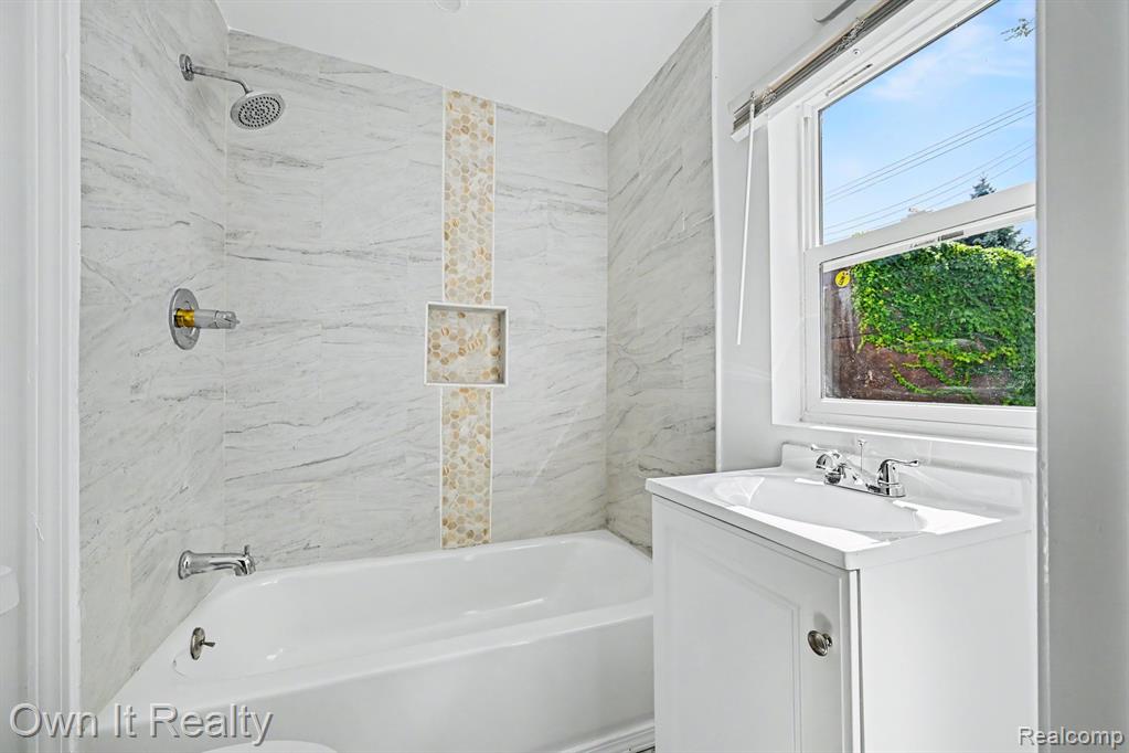 44 Maple Street Property Photo 16