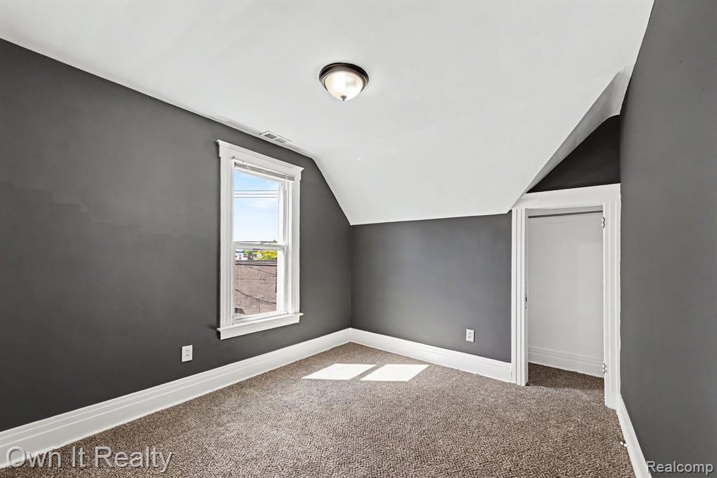 44 Maple Street Property Photo 18