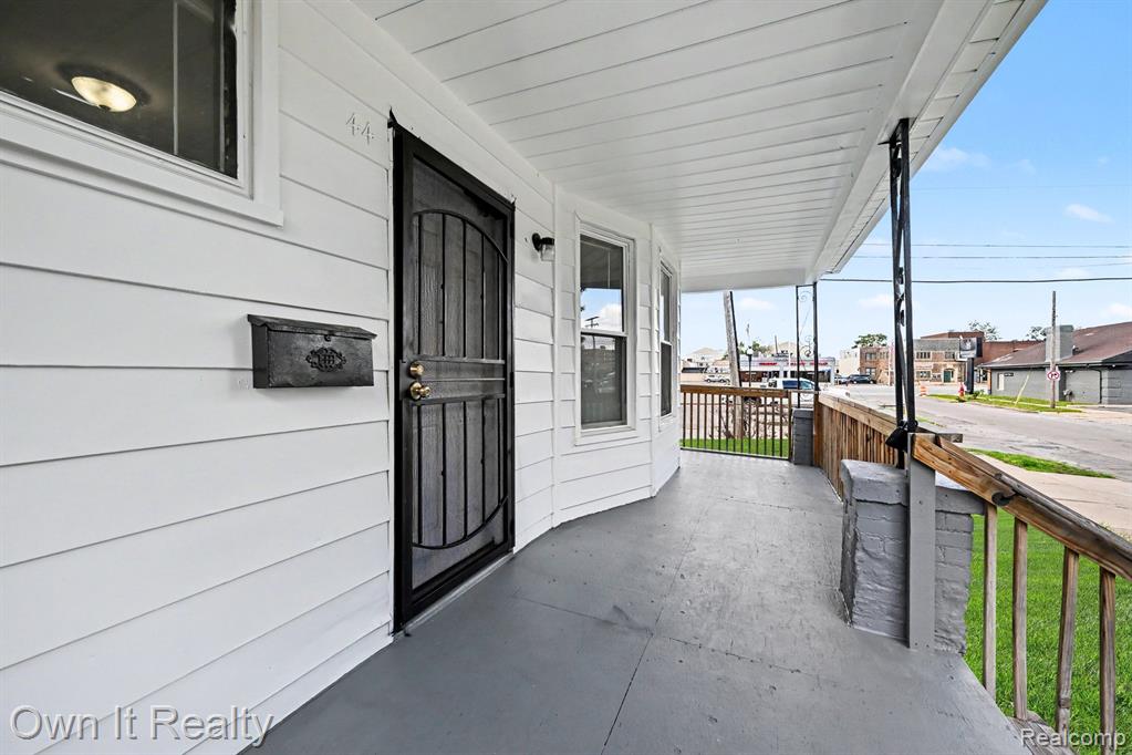 44 Maple Street Property Photo 27