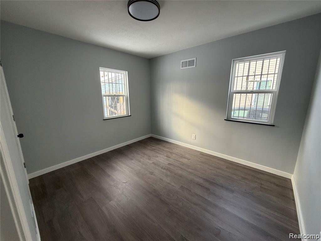 19329 Asbury Park Property Photo 10