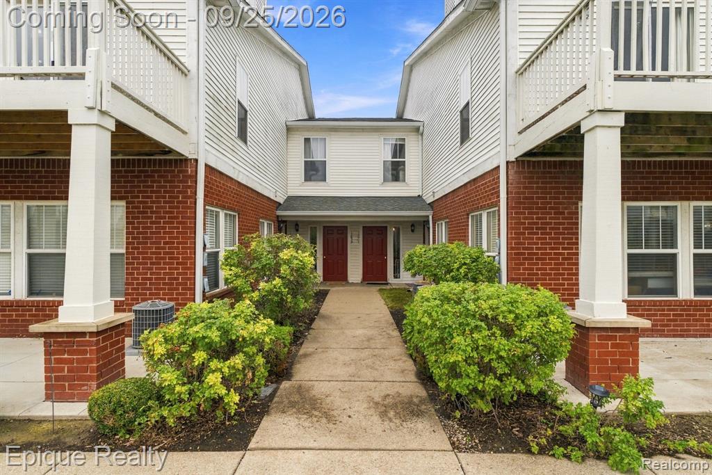 1661 Welland Street Property Photo 1