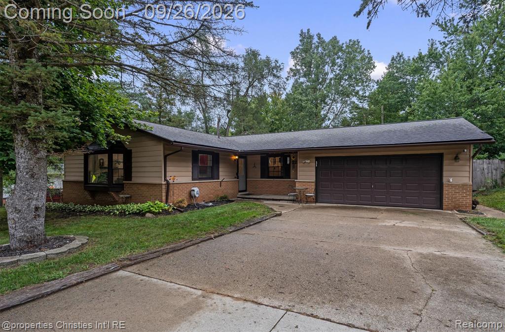 225 S Williams Lake Road Property Photo 1