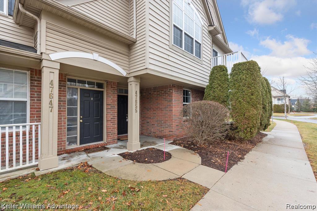 47655 Pembroke Drive Property Photo 1