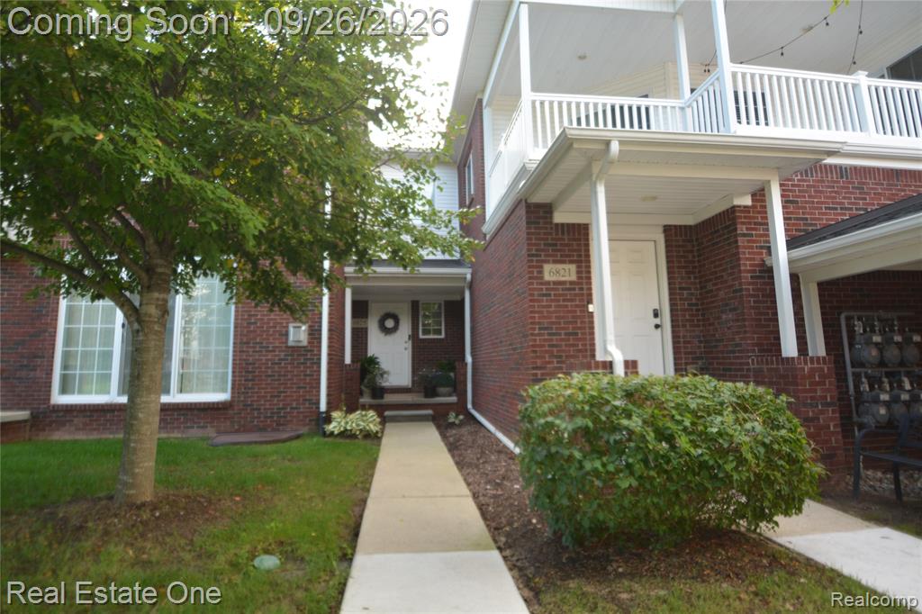 6825 Boulder Pointe Drive Property Photo 1