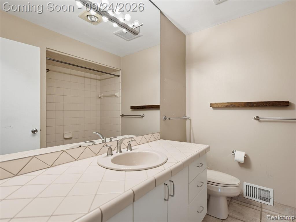 4430 Queens Way Property Photo 24