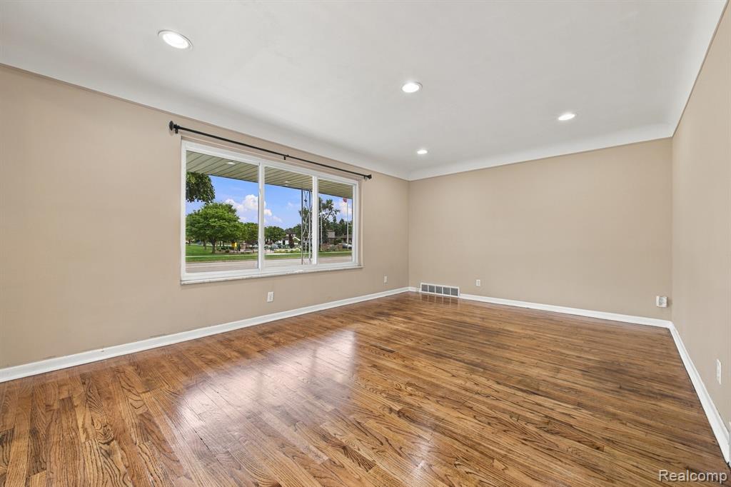 11147 Martin Road Property Photo 5