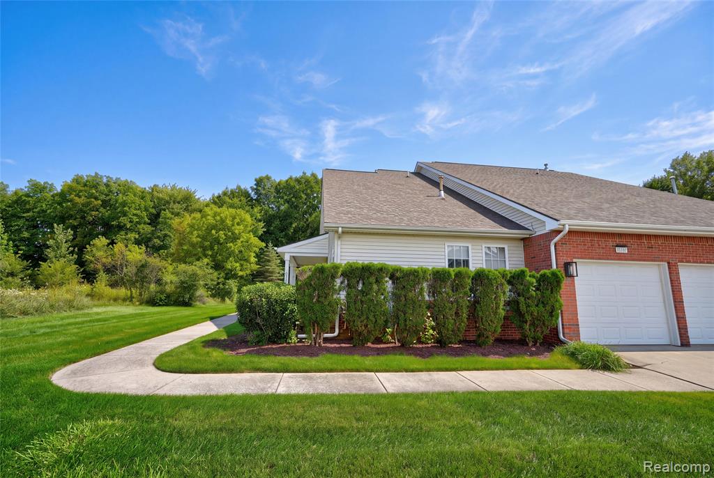 10207 Sunrise Drive Property Photo 3
