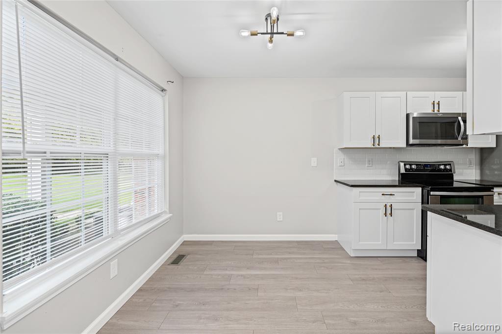 10207 Sunrise Drive Property Photo 9