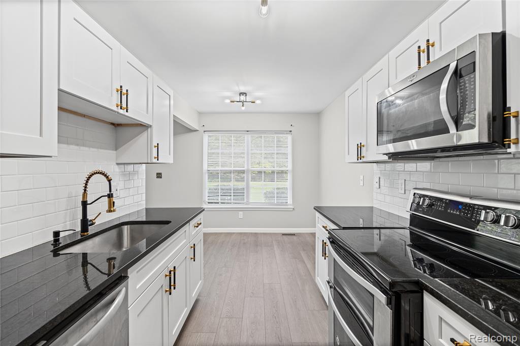 10207 Sunrise Drive Property Photo 12